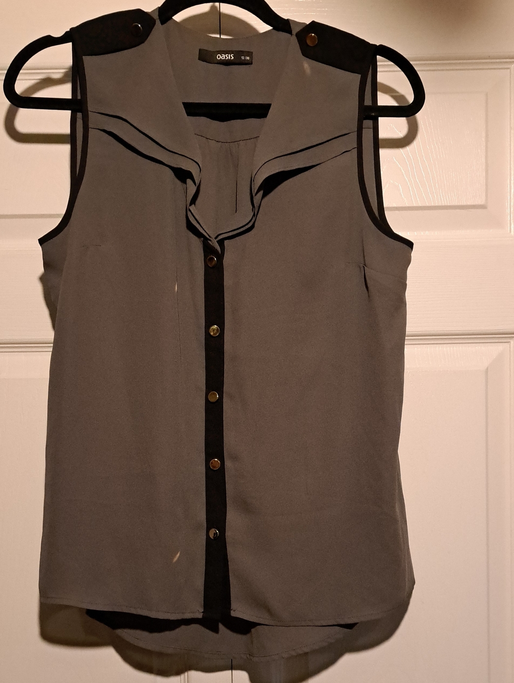🖤Oasis-Sleeveless Ruffle-Trim Button Front Charcoal Gray with Black Trim